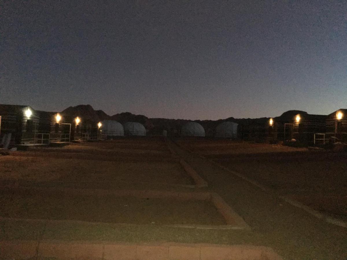 Oryx Camp Hotel Wadi Rum Exterior foto